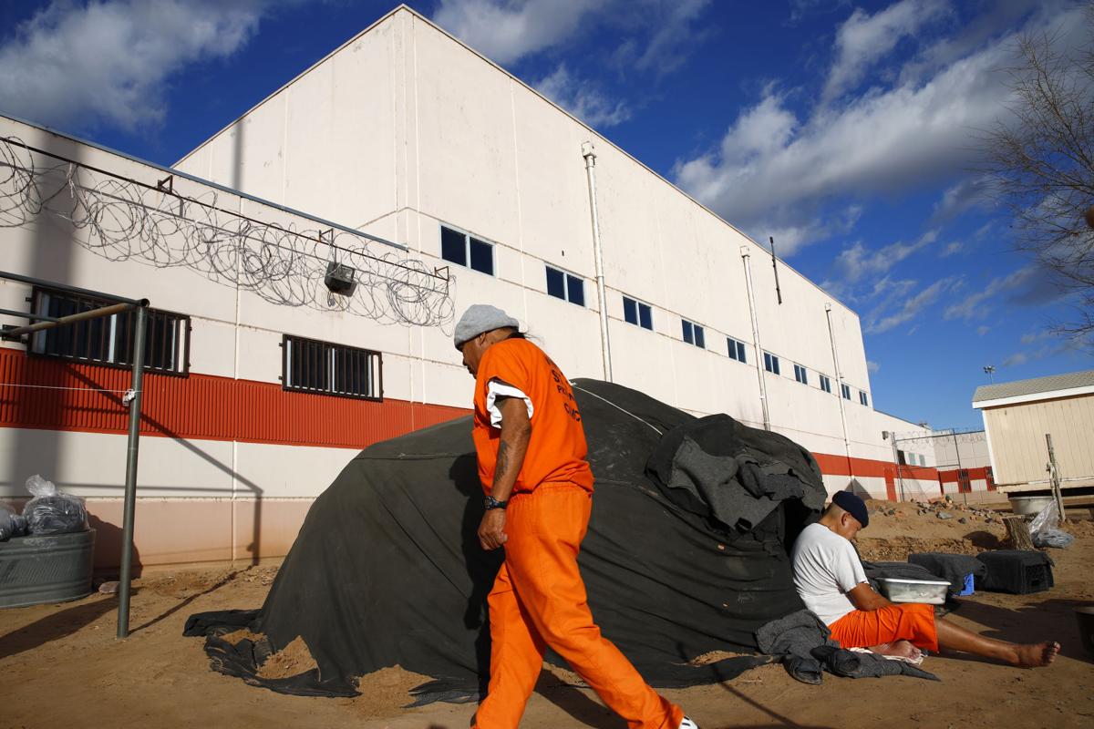 122419sfnmnwsprisonsweatlodge