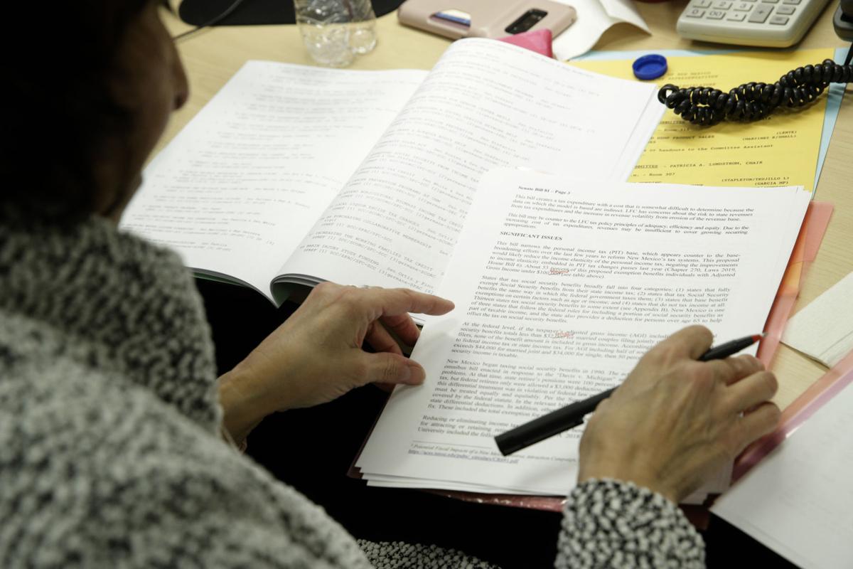 It S A Mad Dash For Legislature S Financial Truth Squad Which Analyzes Every Bill Legislature New Mexico Legislative Session Santafenewmexican Com