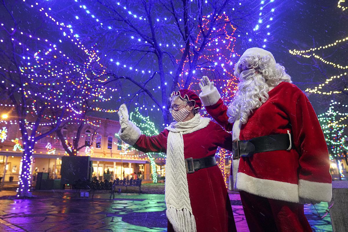 Lighting Up The Plaza Pasatiempo Santafenewmexican Com