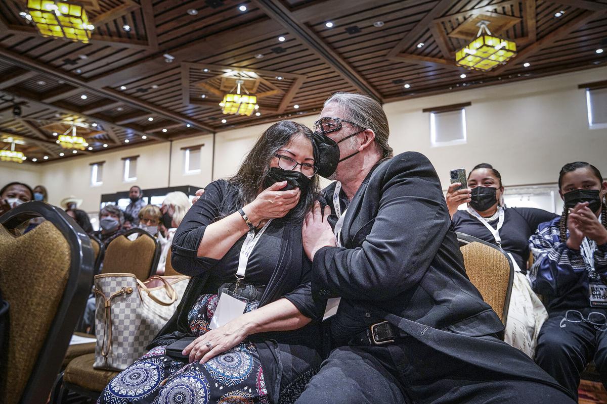 Best Of Show Winner Tells Story That Crosses Generations Local News Santafenewmexican Com Swaia Indian Market 2022 Awards List