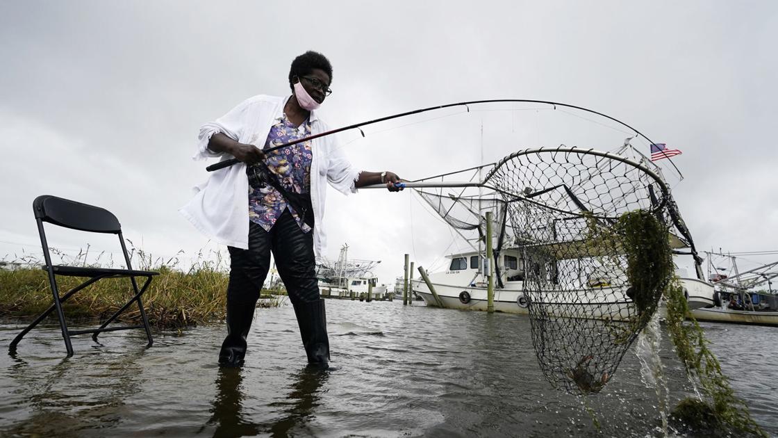 Hurricane Zeta Hits Louisiana With Flooding Power Outages News Santafenewmexican Com