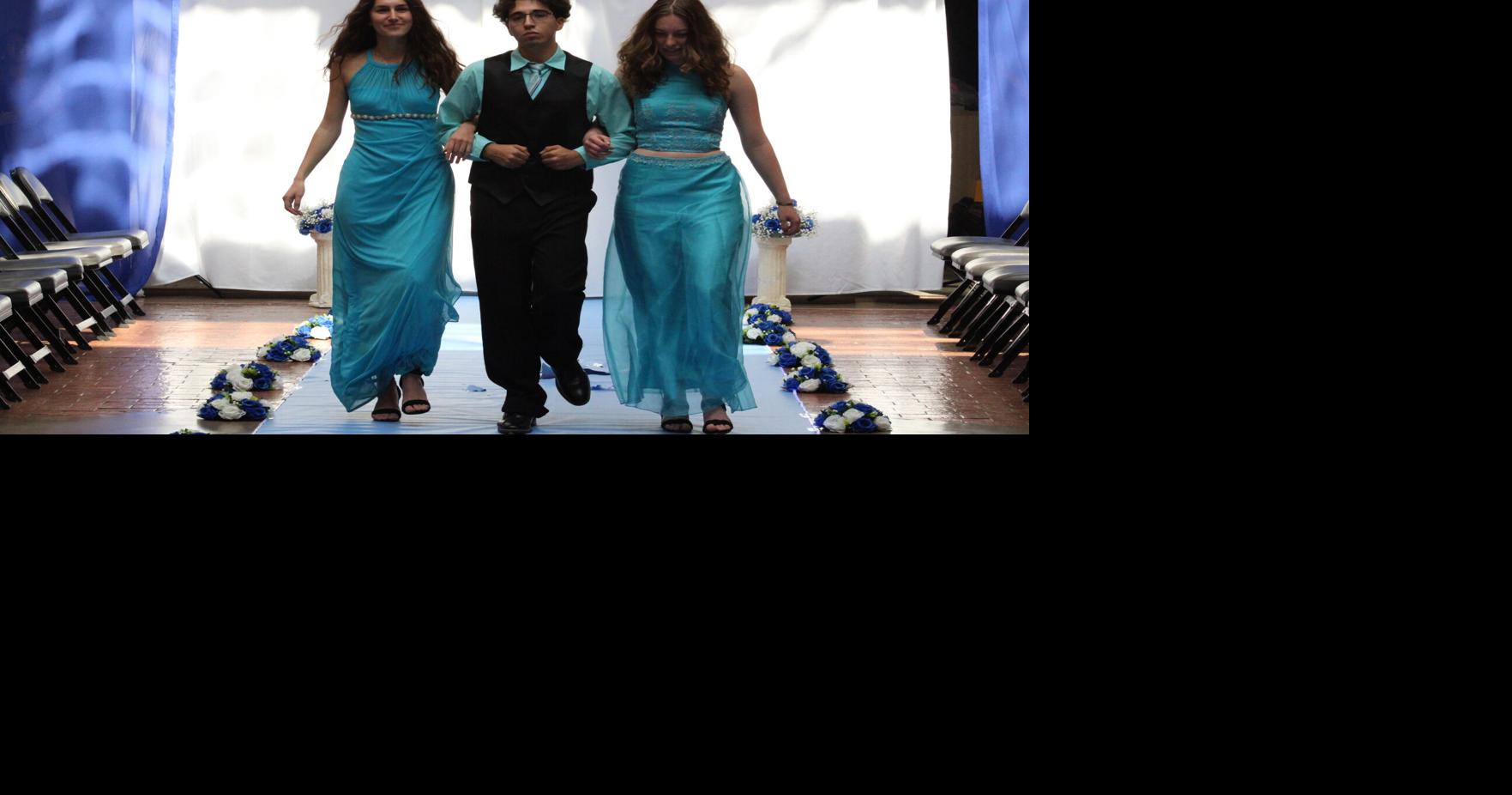 Prom closet offers free formal attire to Santa Fe students | Local News |  santafenewmexican.com