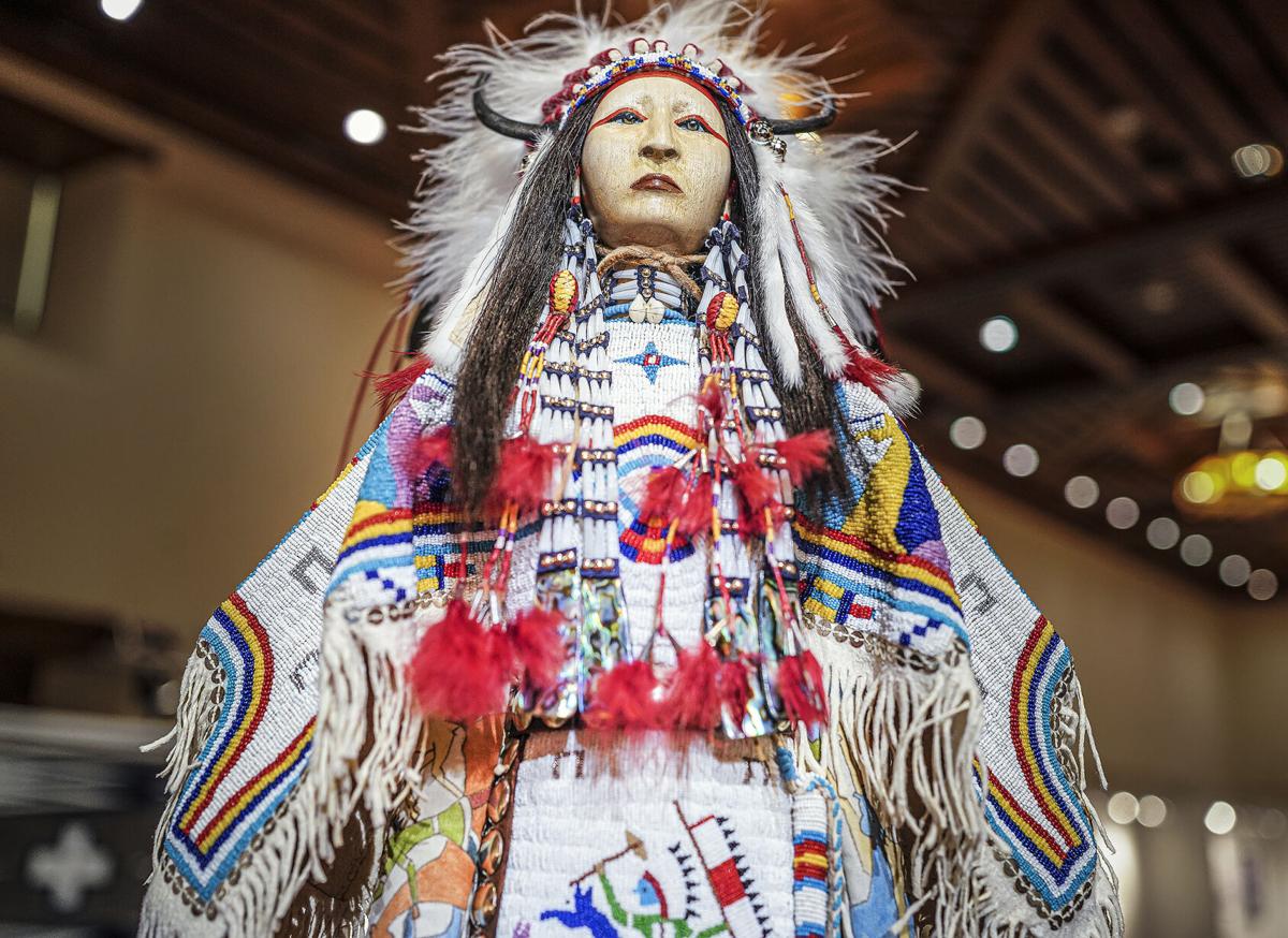 Best Of Show Winner Tells Story That Crosses Generations Local News Santafenewmexican Com Swaia Indian Market 2022 Awards List