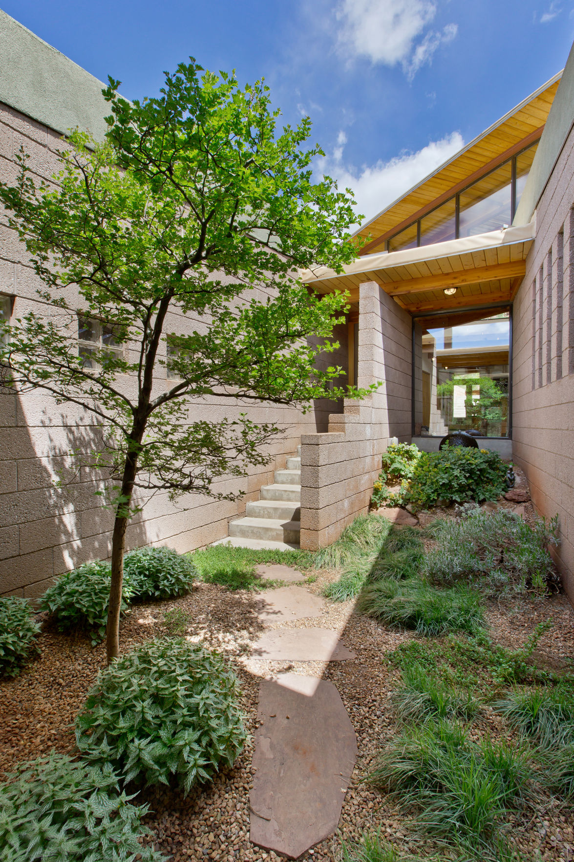 An experience of a house in Glorieta Home/Real Estate