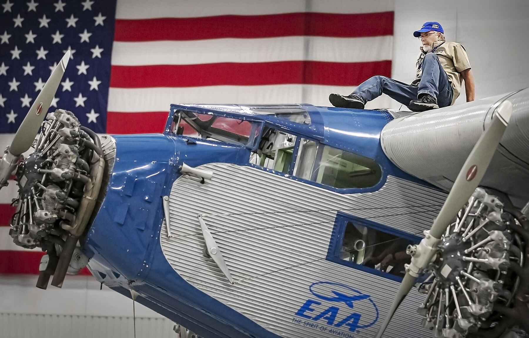 Aviation enthusiasts offer rides on restored 1929 plane | Local