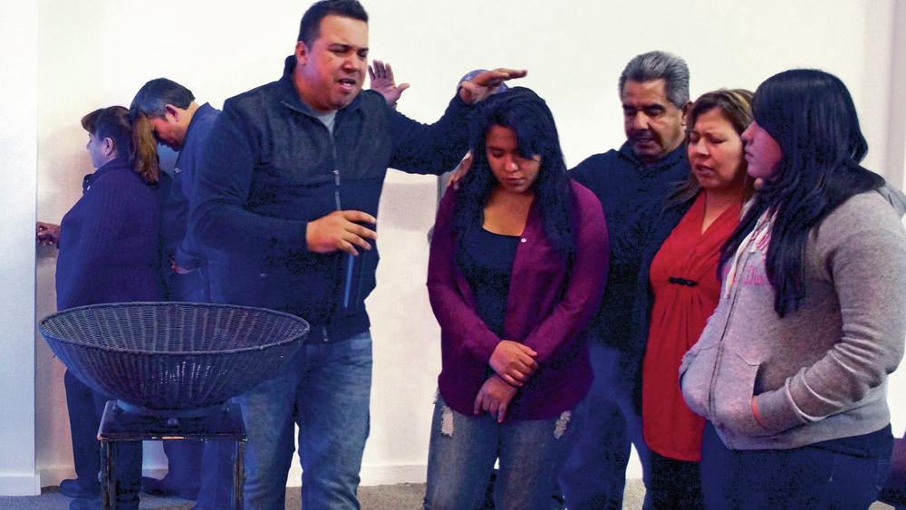 Pentecostal Churches Becoming A Draw For Hispanic Catholics Seeking A Spiritual Awakening Features Santafenewmexicancom Pentecostal Churches Becoming A Draw For Hispanic Catholics Seeking A Spiritual Awakening Features Santafenewmexicancom