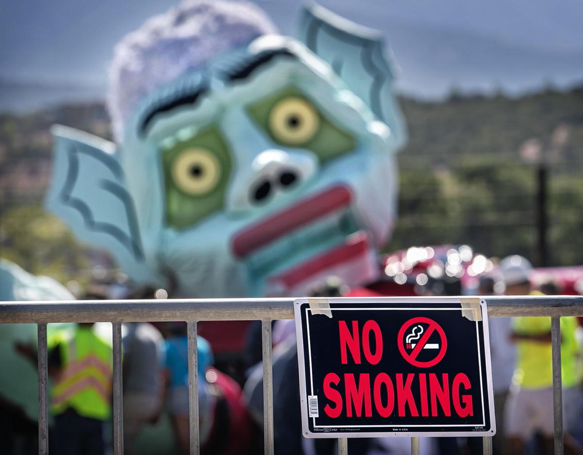 090321 jw zozobra setup2.jpg