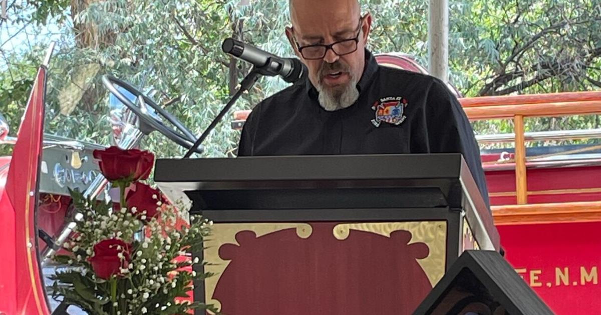 Un ayudante de bombero jubilado de Santa Fe resultó herido en un incendio que destruyó su casa | noticias locales Un ayudante de bombero jubilado de Santa Fe resultó herido en un incendio que destruyó su casa | noticias locales