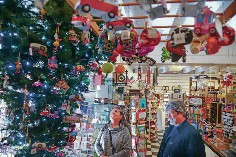 Downtown card shop moving to Canyon Road Business