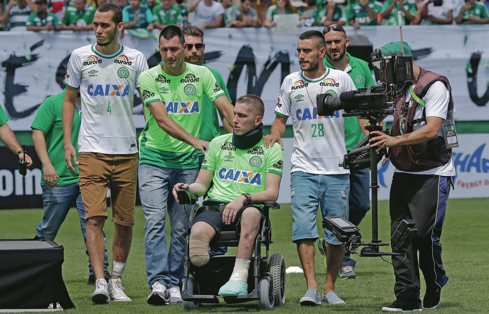 Chapecoense survivors lift trophy 2 months after tragedy | Sports | santafenewmexican.com