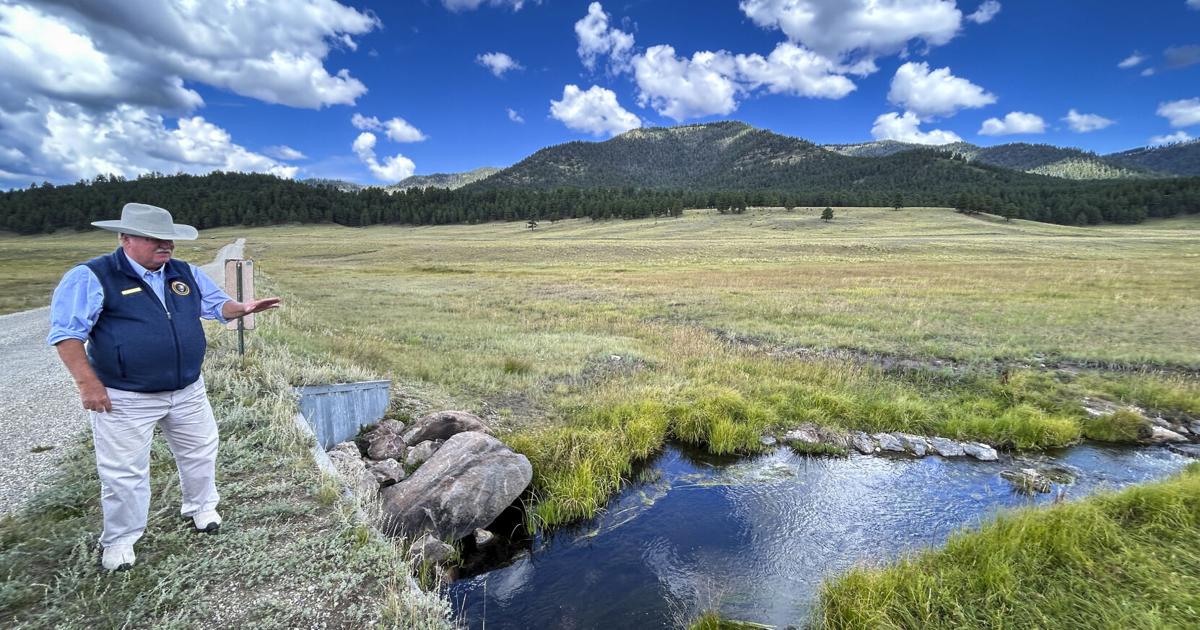 New Mexico begins to feel impact of shutdown as popular national parks close