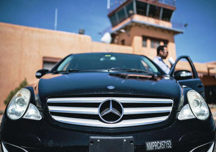 Taxi service returns to Santa Fe with New Mexico Black Car Business
