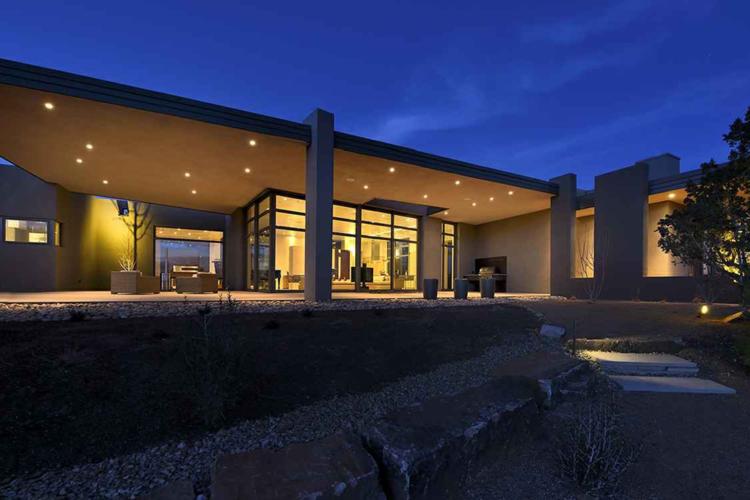 A courtyardcentered gem in the Galisteo Basin Home/Real Estate