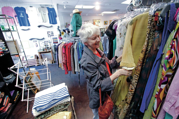 Resale Stores Help Animal Shelters Survive In Tough Financial Climate Local News Santafenewmexican Com