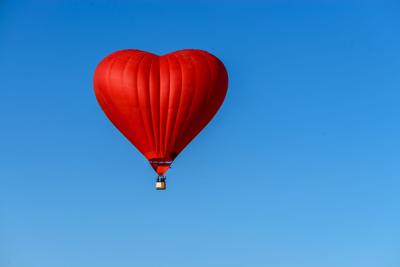 Send your love to the sky: Friends and Lovers Balloon Rally