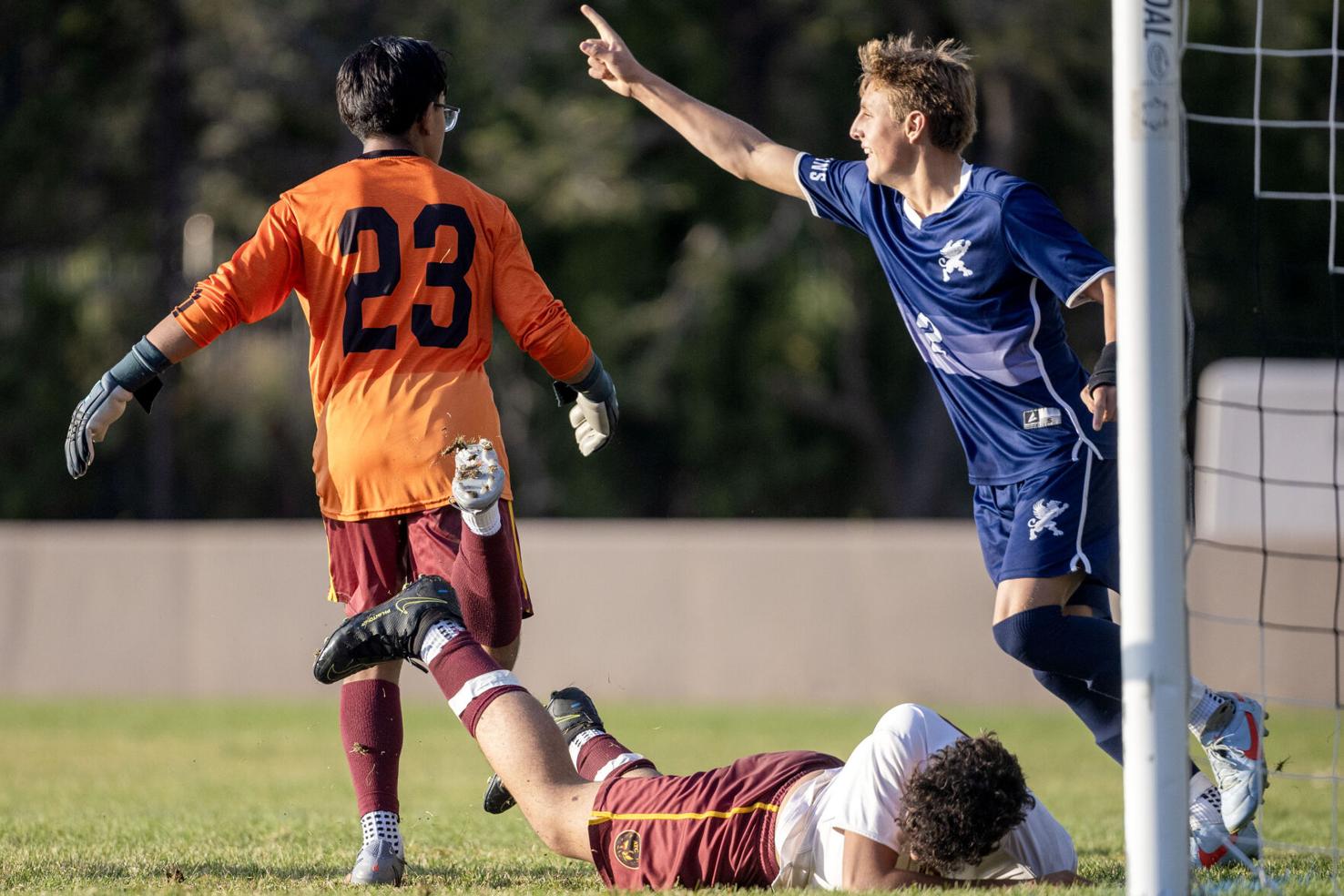 Blue Griffins use speed to overwhelm Phoenix, reclaim first place in 2 ...