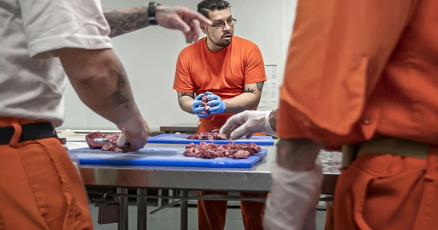 A recipe for success: Prisoners get a taste of new culinary training program at penitentiary - Vimarsana News