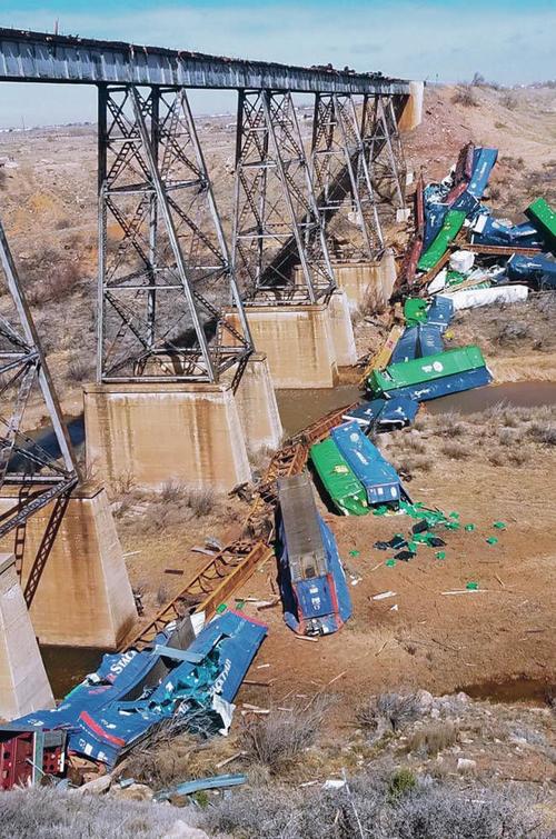 tornado destroys 10 homes in new mexico 5 people injured local news santafenewmexican com tornado destroys 10 homes in new mexico