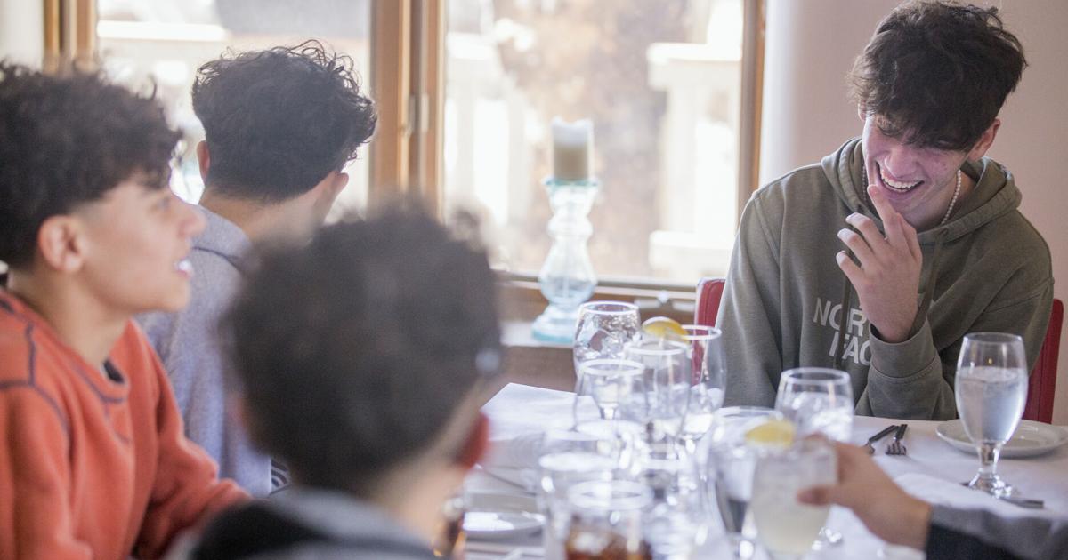 Midtown Bistro rinde homenaje a los equipos campeones con un almuerzo especial |  Deportes Midtown Bistro rinde homenaje a los equipos campeones con un almuerzo especial |  Deportes