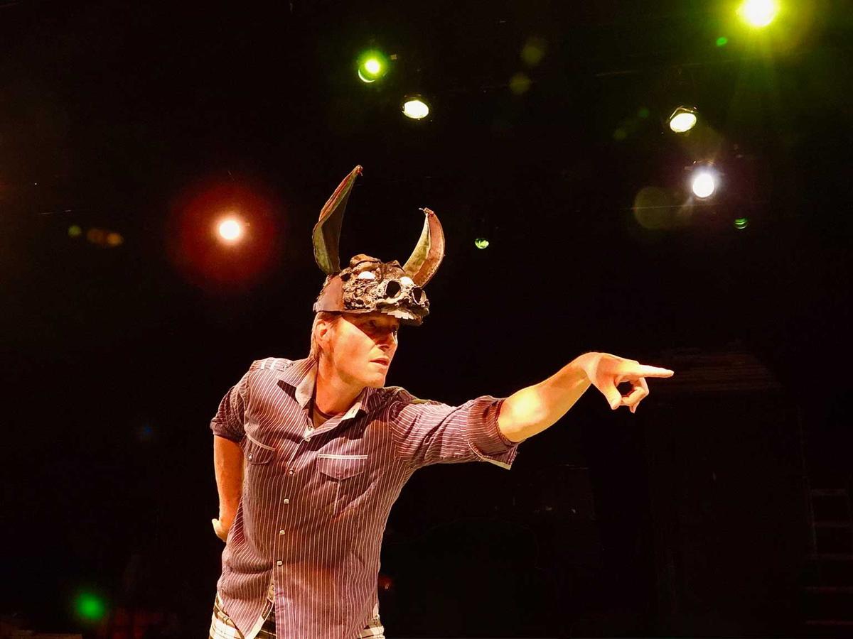 A Fresh Perspective on a Classic Comedy Pasatiempo  