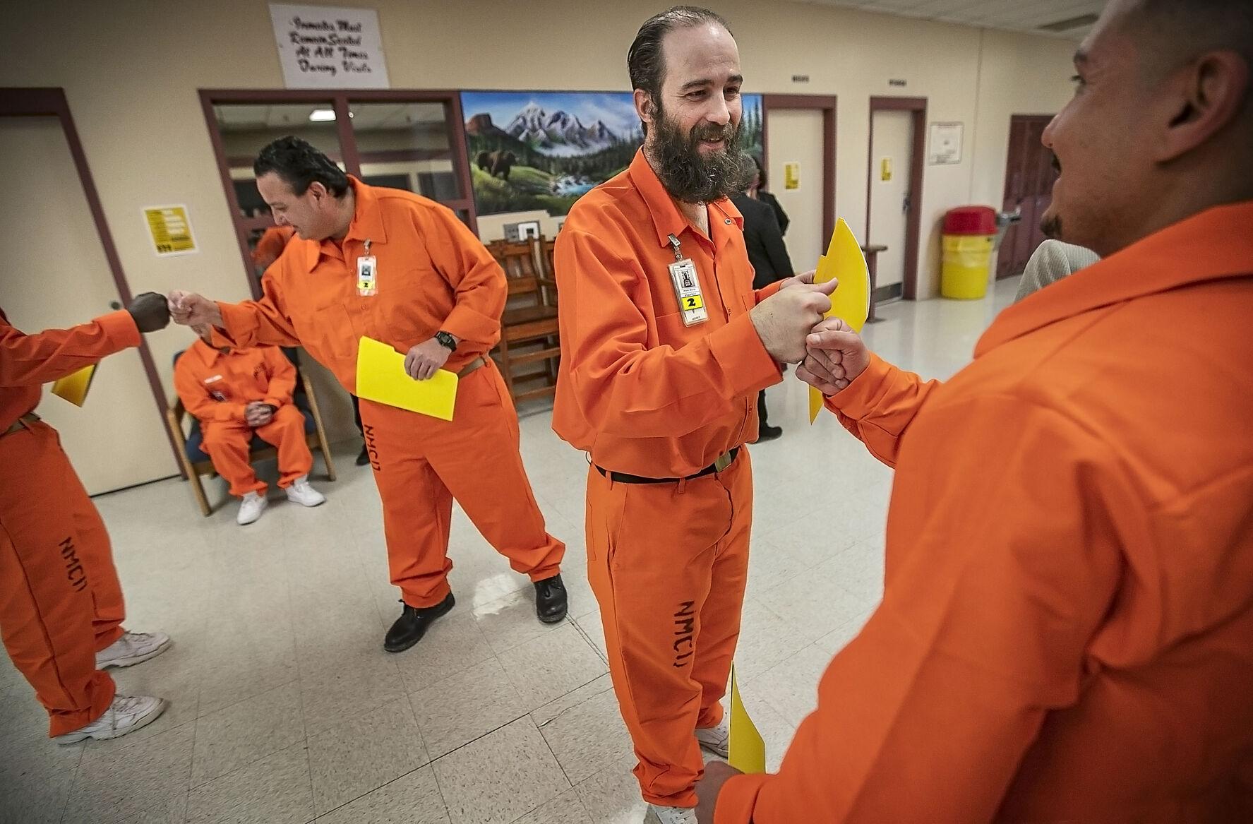 New Mexico inmates graduate from peer support program Local News