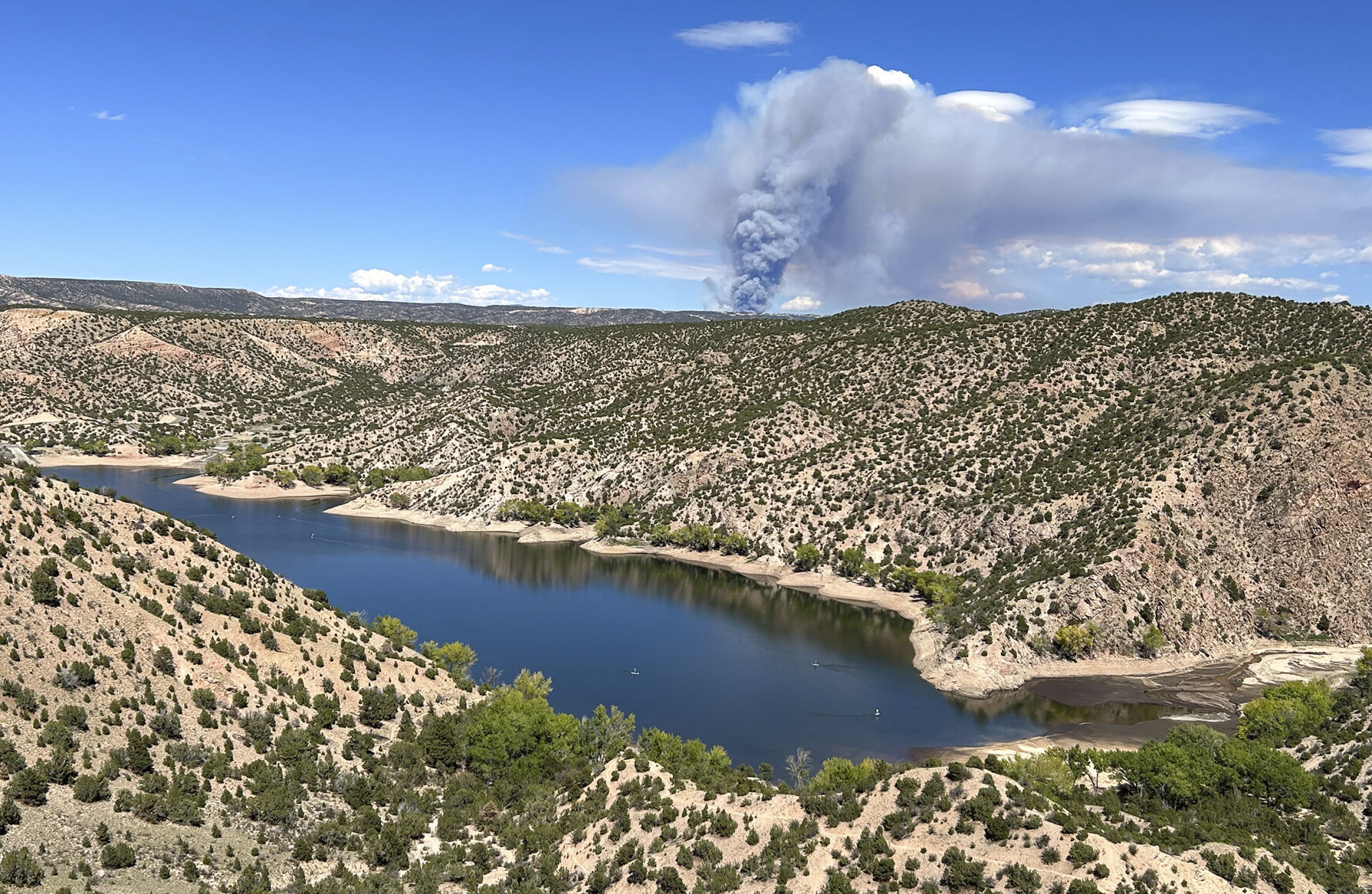 Wildfire prompts evacuations of two Northern N.M. towns Local