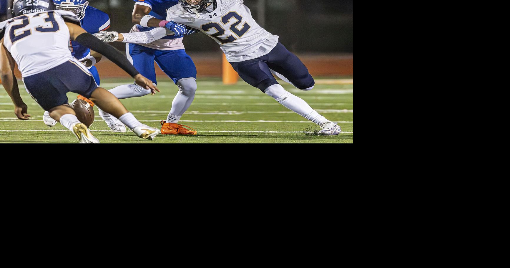 Athlete of the Week: Versatile Bobolsky shines in Demons' dominating football win over Los Alamos
