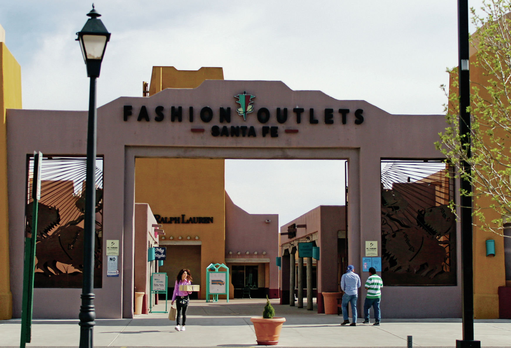 Shop Smart at Coach Outlet Santa Fe: Your Ultimate Guide