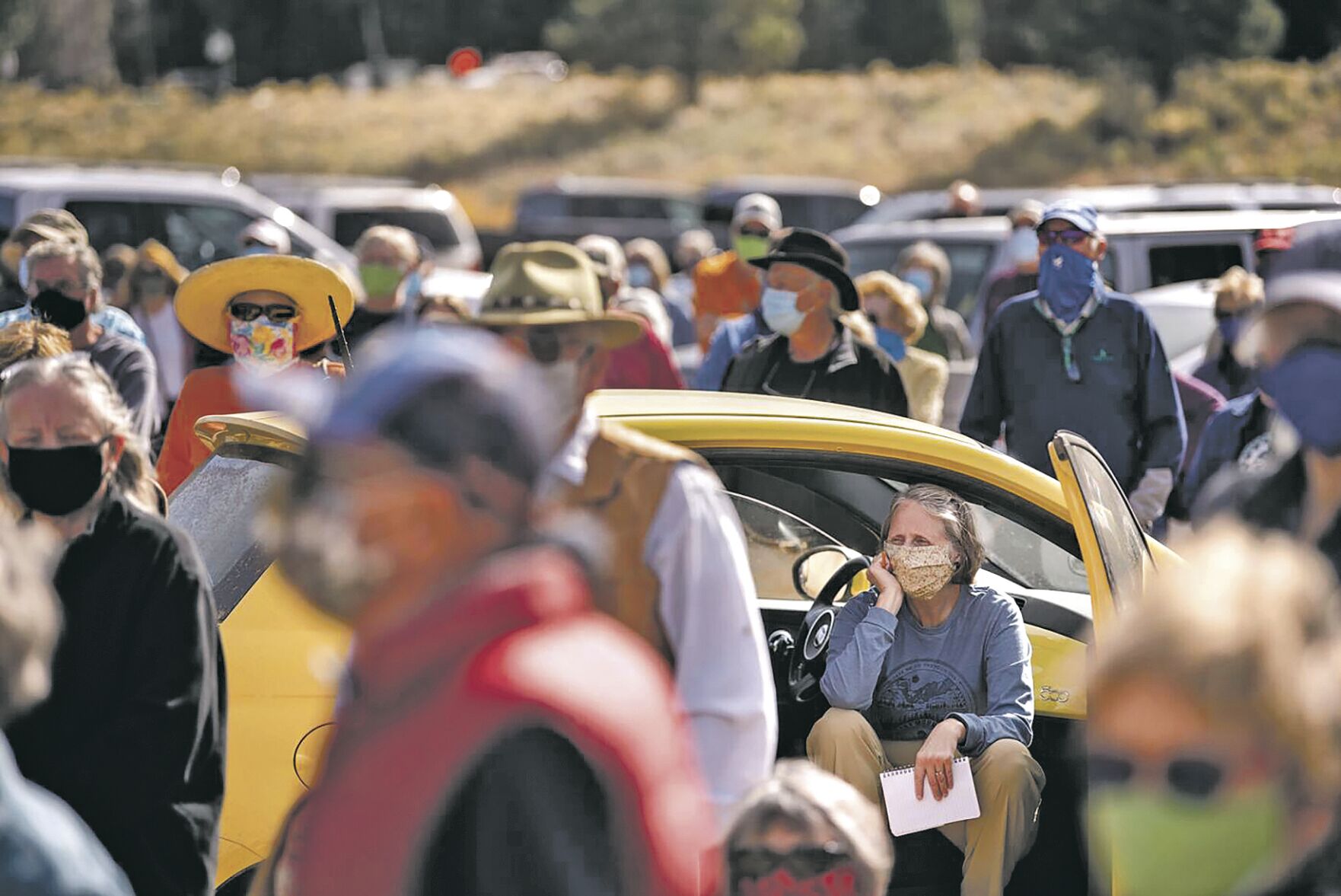 Residents near Luna Fire hope for rain, prepare to evacuate