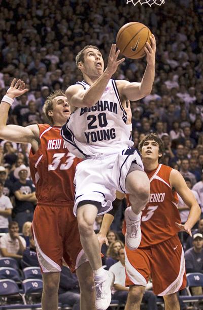 Men S Basketball Lobos Outplayed All Around Sports