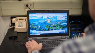 VIDEO GAMES PREDATORS 5