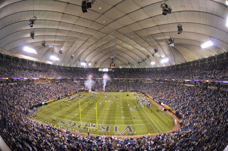 Skol Vikings; Minnesota bids farewell to Metrodome - The Walking Tourists