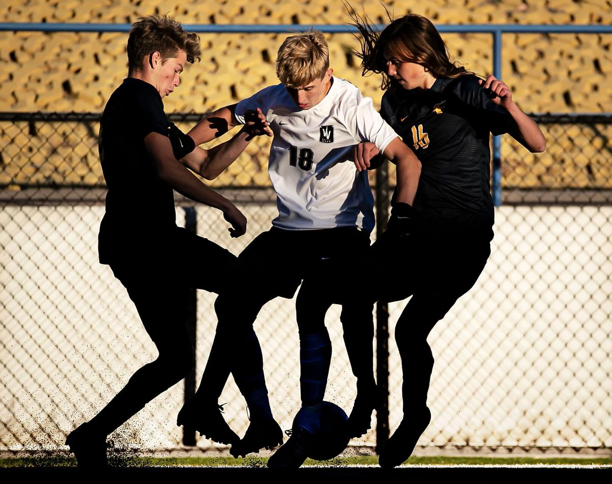 110321 jw SFHS soccer4.jpg