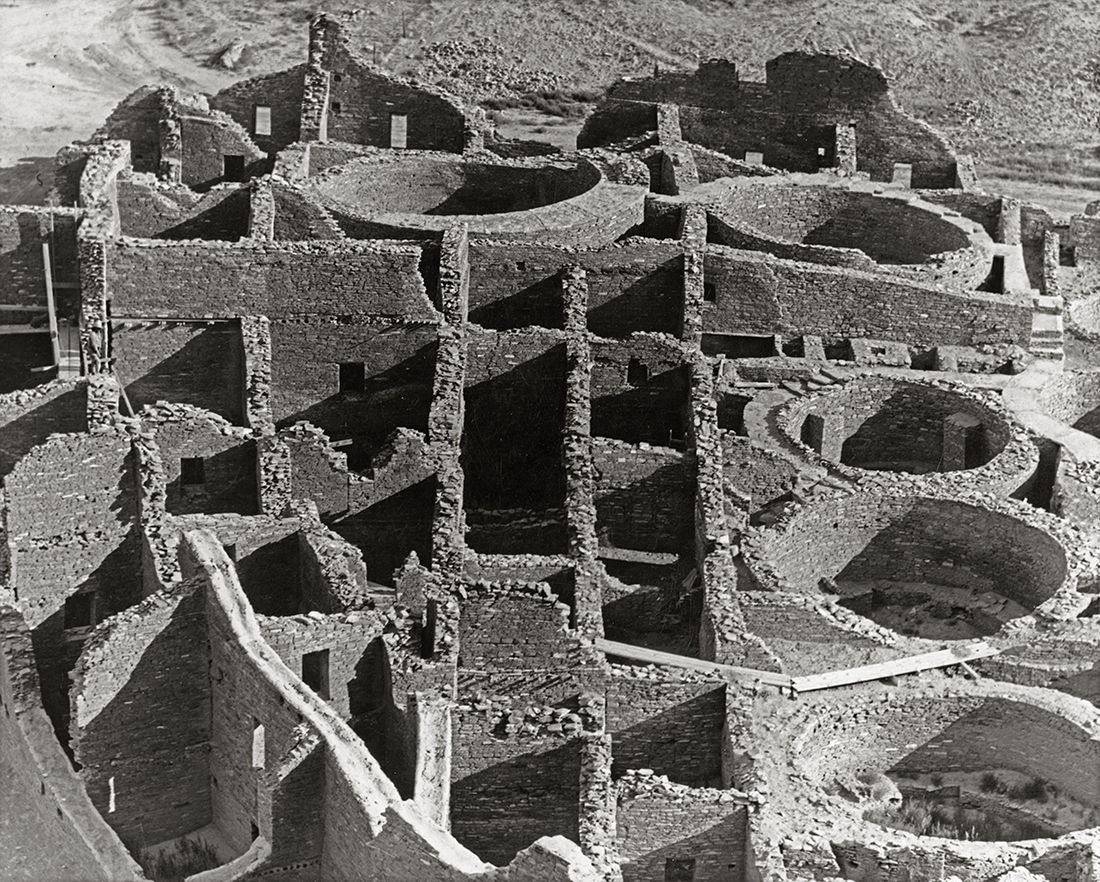 The center holds Enigmas endure at Chaco Canyon Art