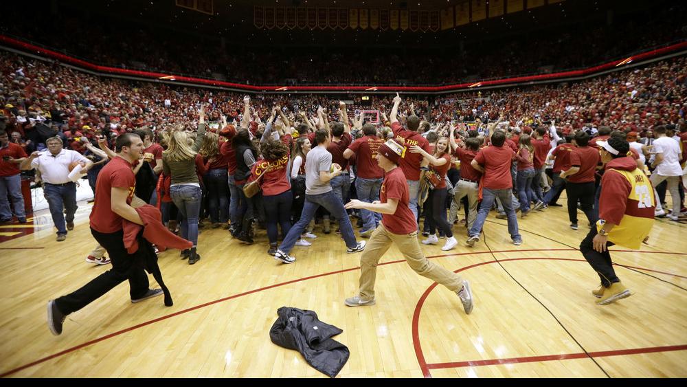 Big 12 Won T Discipline Iowa State For Students Rushing Court