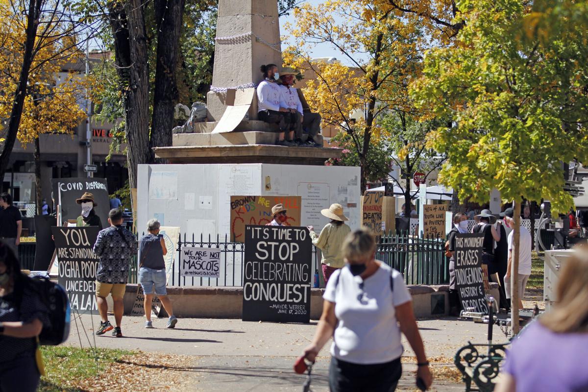 Activists Occupy Santa Fe Plaza In Protest Of Obelisk Local News Santafenewmexican Com