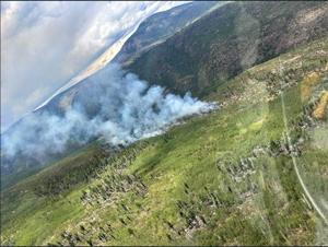 Firefighters battle new blaze in Oso Canyon west of Española