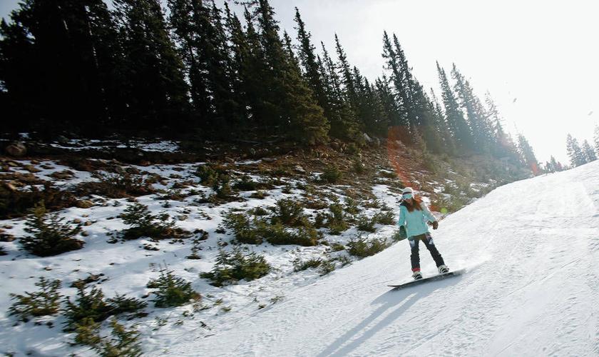 At New Mexico’s snow-challenged ski resorts, mountains of anxiety