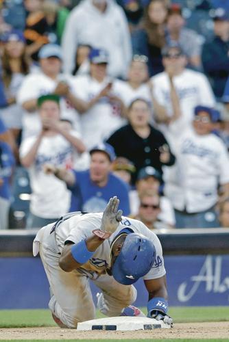 Yasiel Puig's walk-off double lifts Dodgers past White Sox