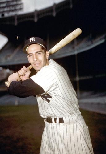 Phil Rizzuto, Yankees Hall of Fame shortstop, dies at 89, Sports