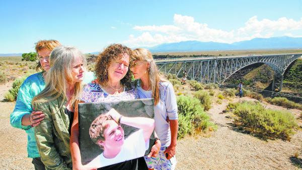 Efforts To Curb Suicides At Rio Grande Gorge Sputter Local News Santafenewmexican Com Efforts To Curb Suicides At Rio Grande Gorge Sputter Local News Santafenewmexican Com