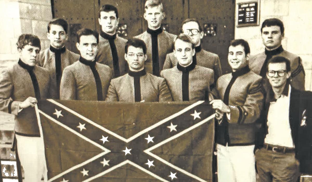 Chief Federal Judge In Albuquerque Says He Regrets Photographs With Confederate Flag Local News Santafenewmexican Com Csa navy jack, light polyester, silkscreened design.