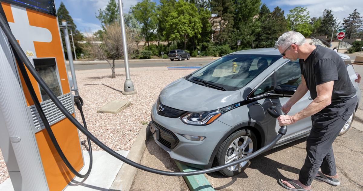 New Mexico tries to jump-start electric vehicle infrastructure ahead of new car rule New Mexico tries to jump-start electric vehicle infrastructure ahead of new car rule