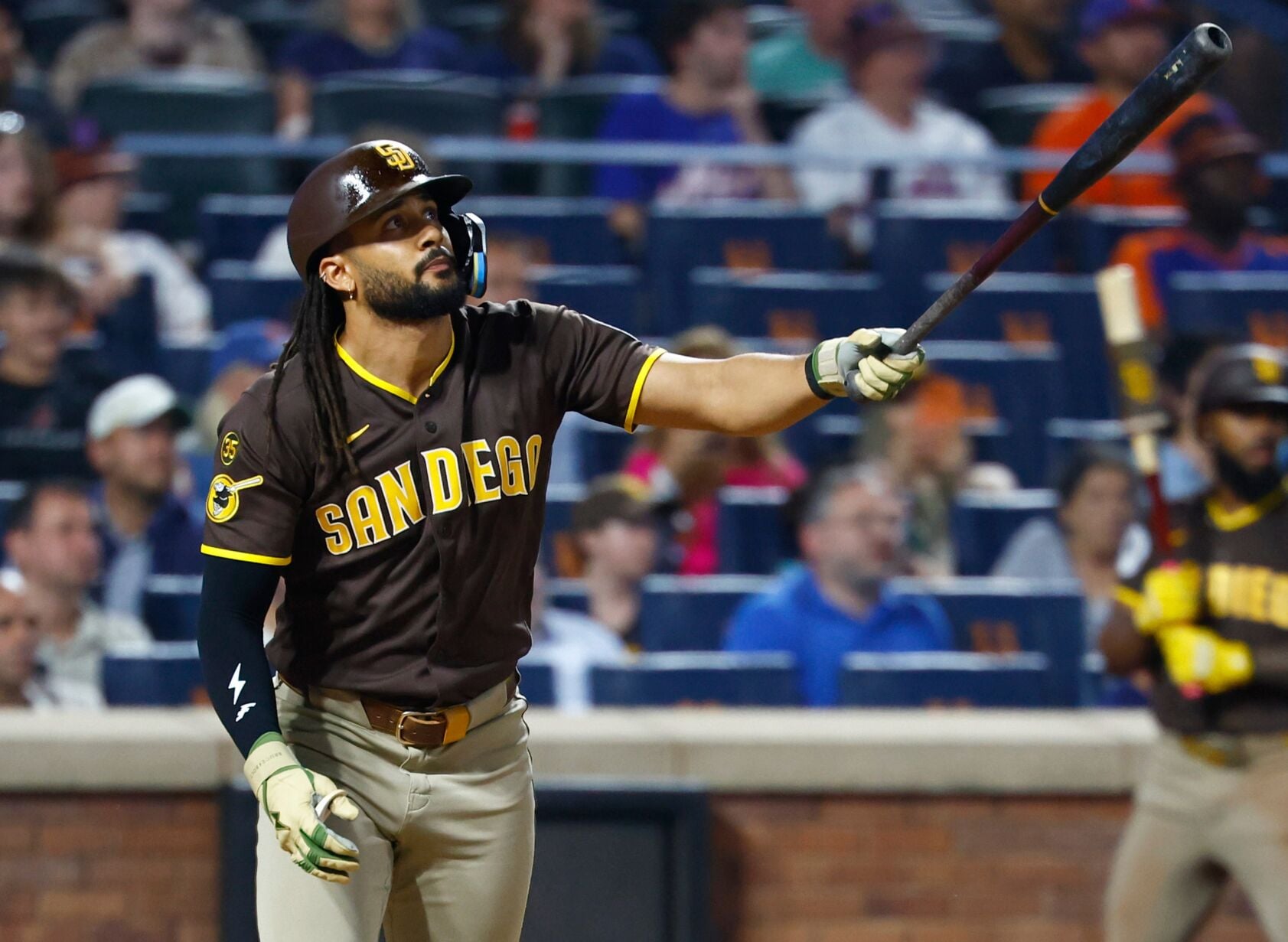 Fernando Tatis Jr hitting a long home run against the Mets