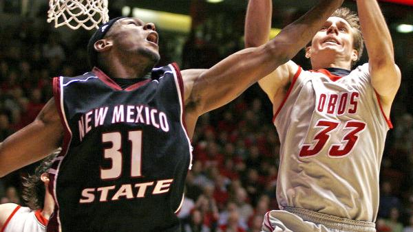 Ncaa Basketball Danridge Dunks Highlight Lobos Victory Over In