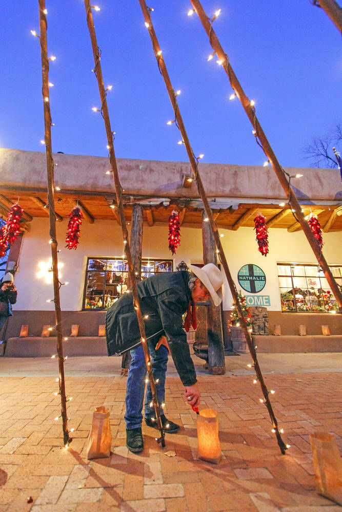 Photos Christmas Eve Farolito Walk on Canyon Road Local News