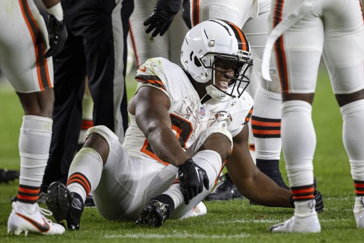 Nick Chubb suffers another severe knee injury, likely ending the Browns  star running back's season