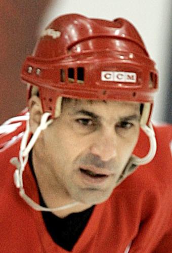 Pro Hockey: Chelios leaving Detroit to return to Chicago