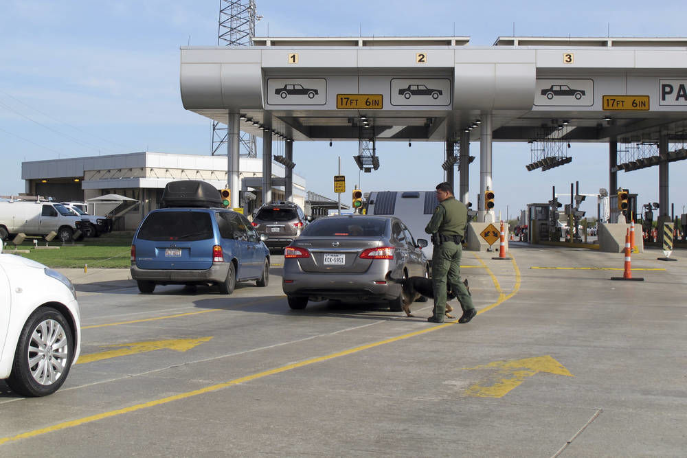 Border Patrol’s checkpoints overlooked in debate over wall News