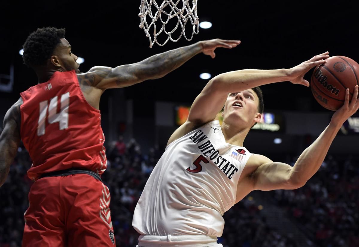 No 4 San Diego State Ultimately Overpowers Lobos 82 59 Sports